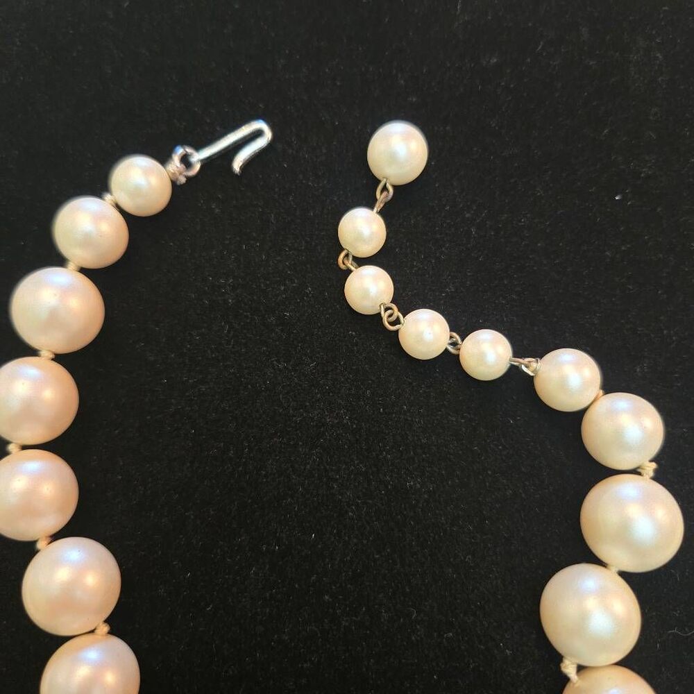 Vintage Pearl Bead Necklace - Picture 3 of 4